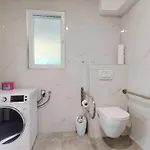 Mare Apartament *